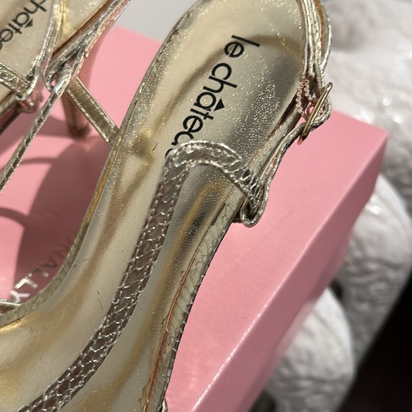 Le Chateau Shoes - Picture 3 of 6